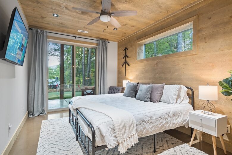 Modern Mountain Retreat with Outdoor Living & Spa Amenities - Blue Ridge, Georgia