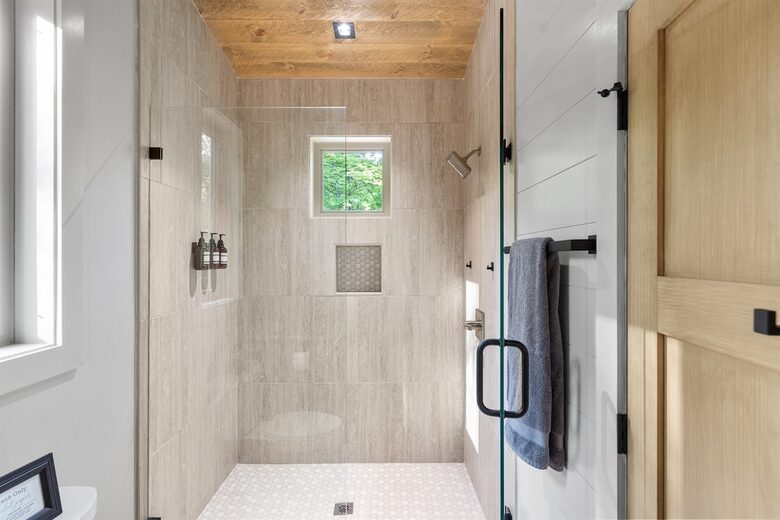 Modern Mountain Retreat with Outdoor Living & Spa Amenities - Blue Ridge, Georgia