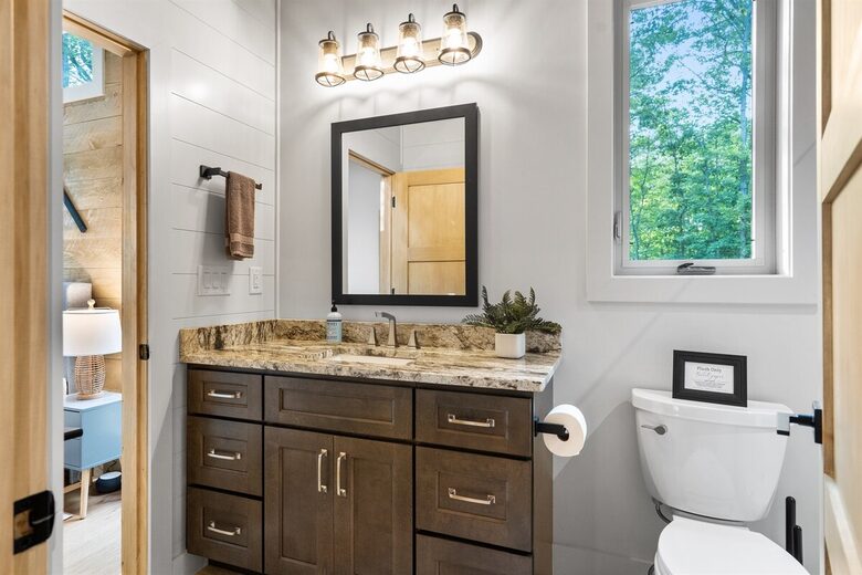 Modern Mountain Retreat with Outdoor Living & Spa Amenities - Blue Ridge, Georgia