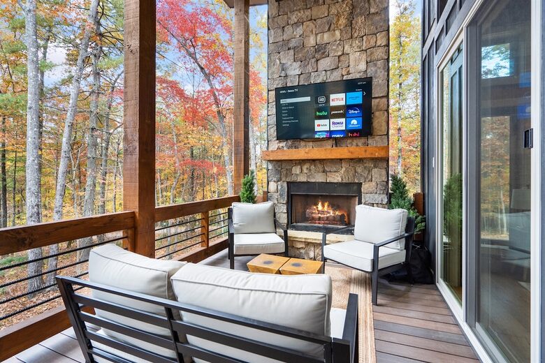 Modern Mountain Retreat with Outdoor Living & Spa Amenities - Blue Ridge, Georgia