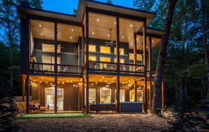 Modern Mountain Retreat with Outdoor Living & Spa Amenities - Blue Ridge, Georgia