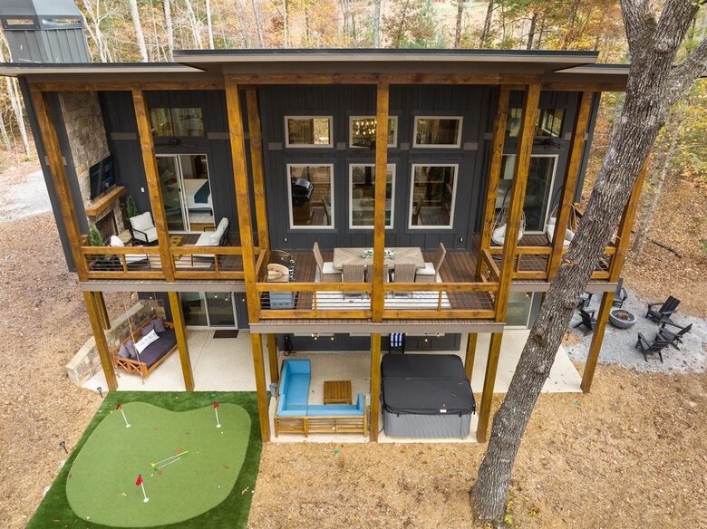 Modern Mountain Retreat with Outdoor Living & Spa Amenities - Blue Ridge, Georgia