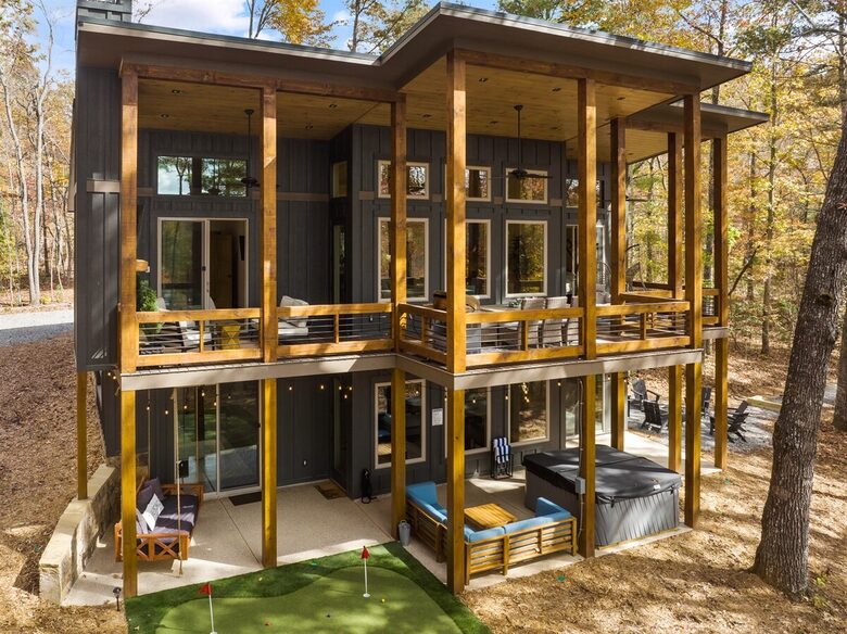 Modern Mountain Retreat with Outdoor Living & Spa Amenities - Blue Ridge, Georgia