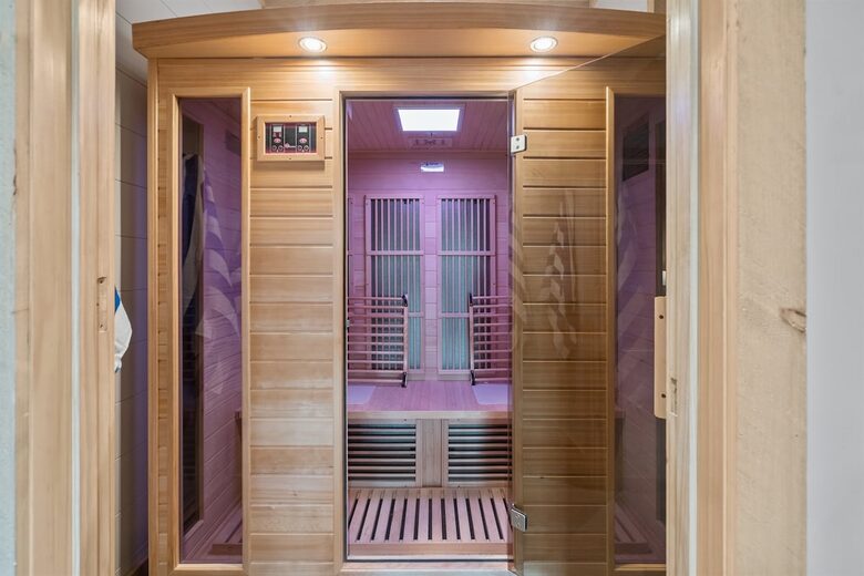 Modern Mountain Retreat with Outdoor Living & Spa Amenities - Blue Ridge, Georgia