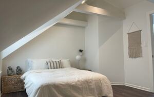 Stylish City Retreat in the Heart of Bucktown - Chicago, Illinois