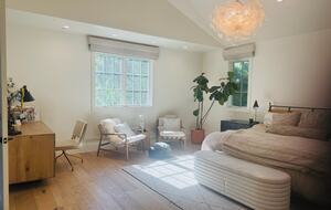 Elegant Haven in Brentwood Hills - Los Angeles, California