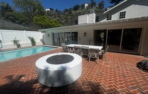 Elegant Haven in Brentwood Hills - Los Angeles, California