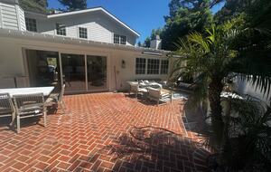 Elegant Haven in Brentwood Hills - Los Angeles, California