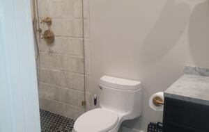 Elegant Haven in Brentwood Hills - Los Angeles, California