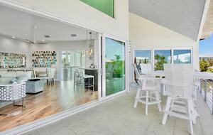 Island Life Villa - 5 Bed at Anna Maria, Florida - Holmes Beach, Florida