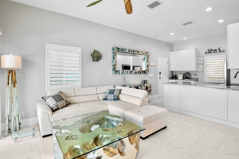 Island Life Villa - 5 Bed at Anna Maria, Florida - Holmes Beach, Florida