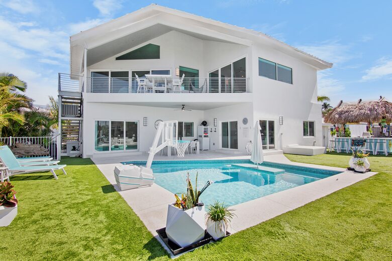 Island Life Villa - 5 Bed at Anna Maria, Florida - Holmes Beach, Florida