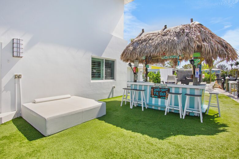 Island Life Villa - 5 Bed at Anna Maria, Florida - Holmes Beach, Florida