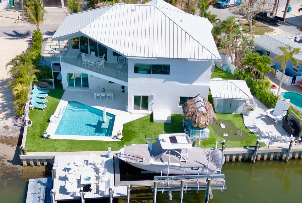 Island Life Villa - 5 Bed at Anna Maria, Florida - Holmes Beach, Florida