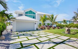 Island Life Villa - 5 Bed at Anna Maria, Florida - Holmes Beach, Florida
