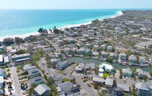 Island Life Villa - 5 Bed at Anna Maria, Florida - Holmes Beach, Florida
