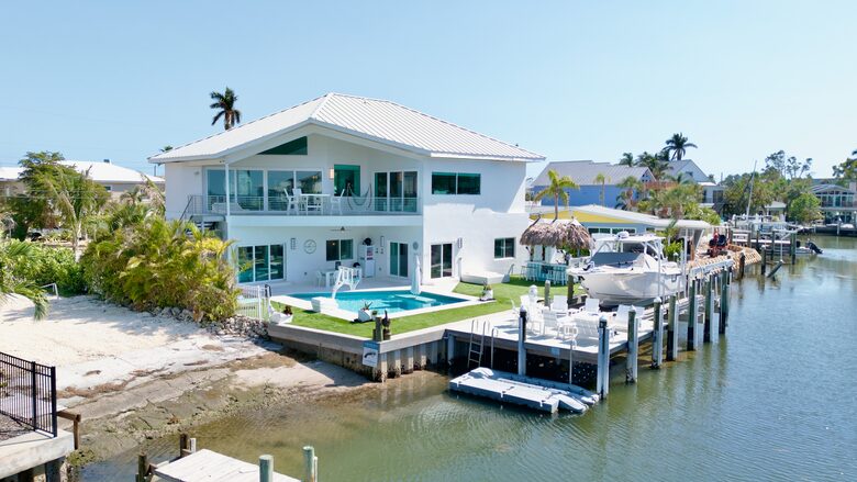 Island Life Villa - 5 Bed at Anna Maria, Florida - Holmes Beach, Florida