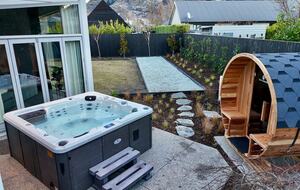 Architectural Retreat with Luxe Outdoor Oasis in Queenstown - Queenstown, New Zealand