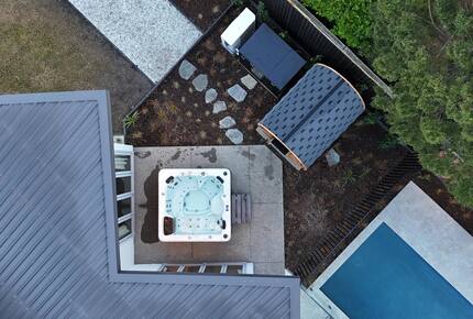 Architectural Retreat with Luxe Outdoor Oasis in Queenstown - Queenstown, New Zealand