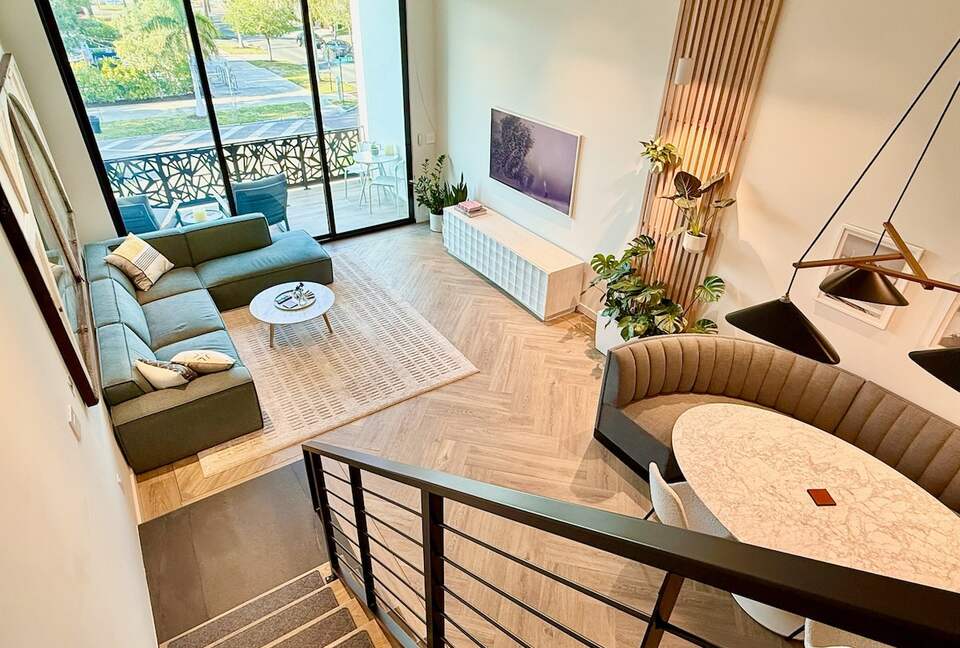 Luxury Urban Retreat Steps from St. Pete’s Dining & Nightlife - St Petersburg, Florida