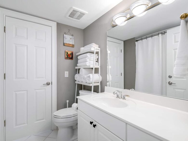 Panoramic Lake Wylie Escape with Private Pool & Dock - Rock Hill, South Carolina