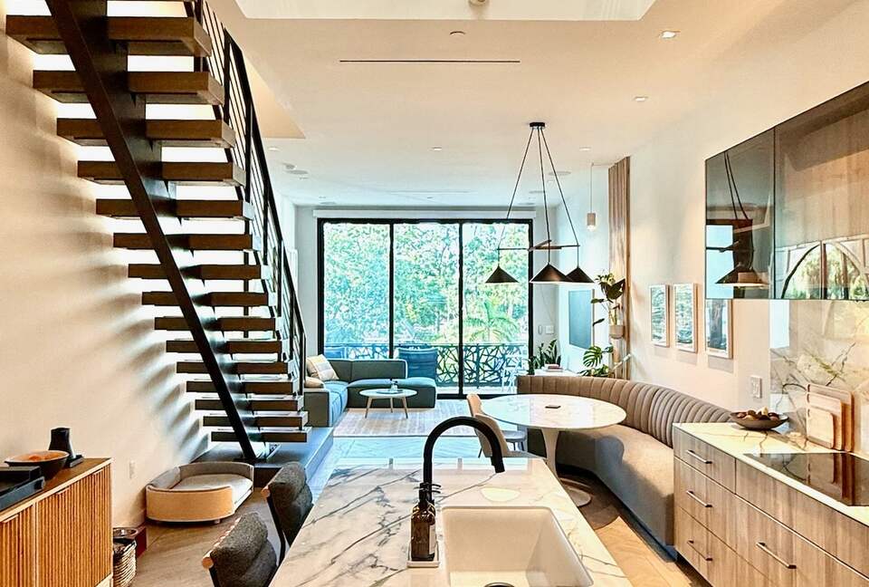 Luxury Urban Retreat Steps from St. Pete’s Dining & Nightlife - St Petersburg, Florida