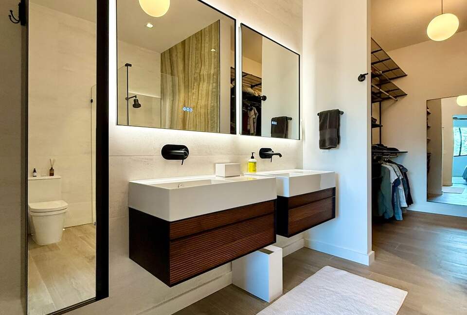 Luxury Urban Retreat Steps from St. Pete’s Dining & Nightlife - St Petersburg, Florida