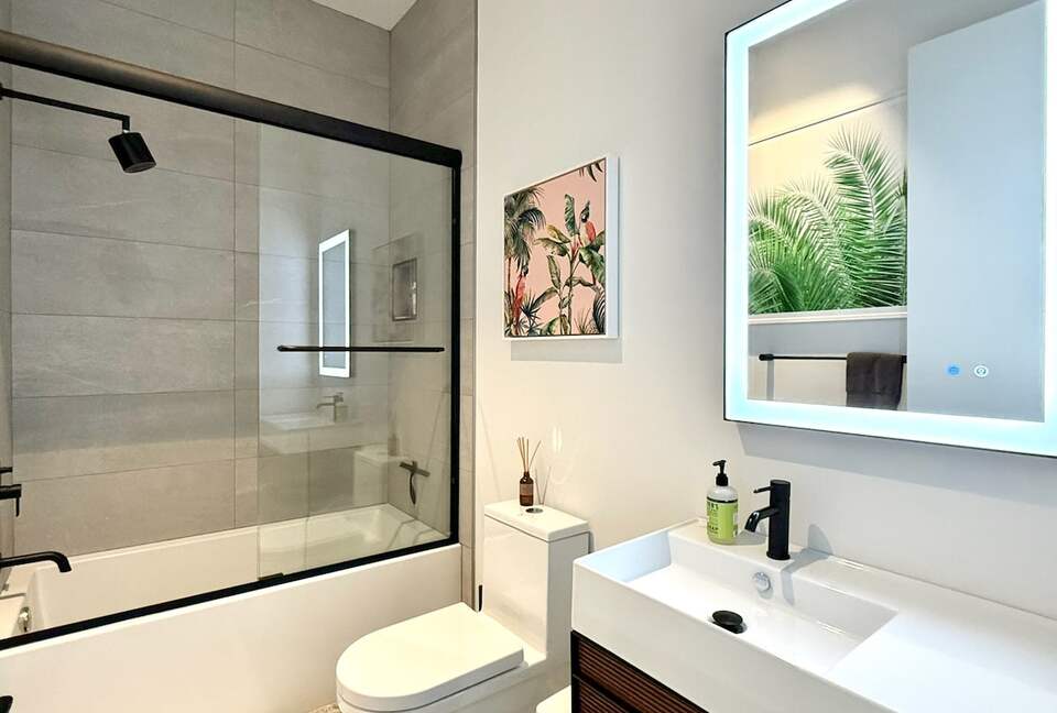 Luxury Urban Retreat Steps from St. Pete’s Dining & Nightlife - St Petersburg, Florida