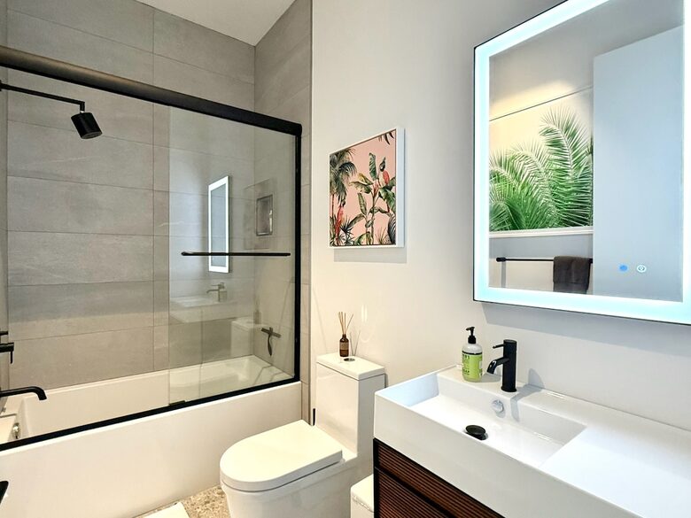 Luxury Urban Retreat Steps from St. Pete’s Dining & Nightlife - St Petersburg, Florida