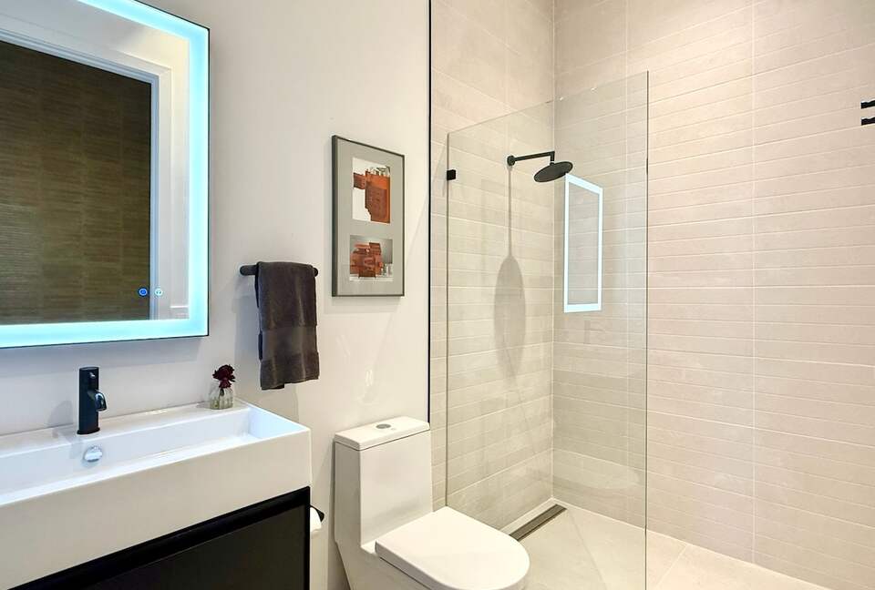 Luxury Urban Retreat Steps from St. Pete’s Dining & Nightlife - St Petersburg, Florida