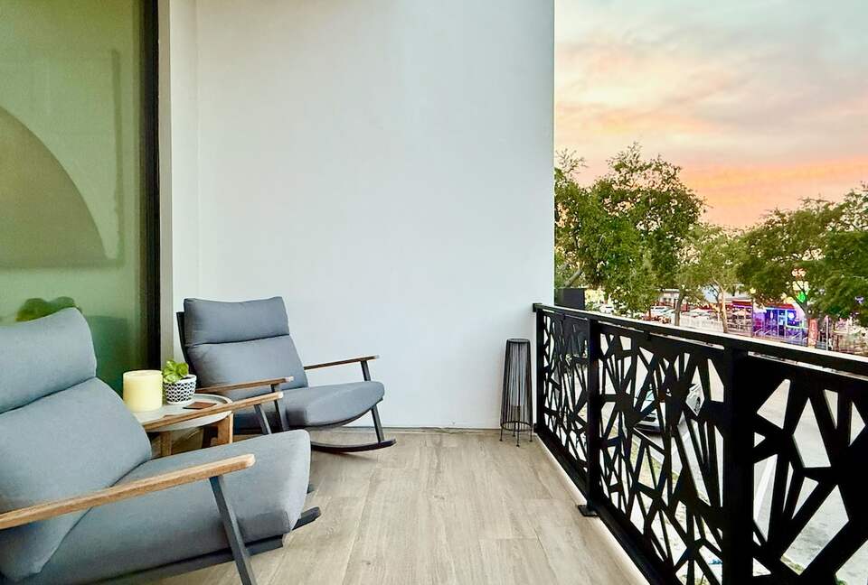 Luxury Urban Retreat Steps from St. Pete’s Dining & Nightlife - St Petersburg, Florida