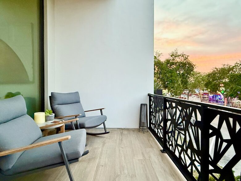 Luxury Urban Retreat Steps from St. Pete’s Dining & Nightlife - St Petersburg, Florida