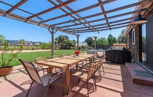 Vineyard Serenity in the Heart of St. Helena, Napa County - St. Helena, California