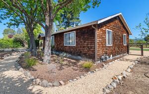 Vineyard Serenity in the Heart of St. Helena, Napa County - St. Helena, California