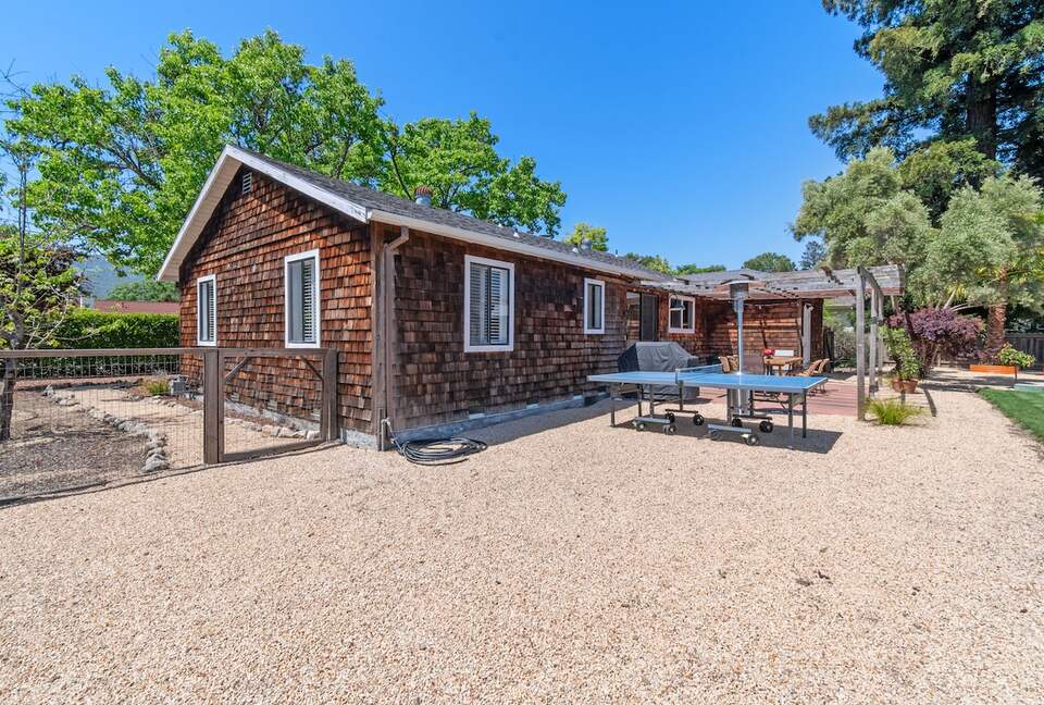 Vineyard Serenity in the Heart of St. Helena, Napa County - St. Helena, California