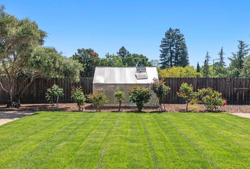 Vineyard Serenity in the Heart of St. Helena, Napa County - St. Helena, California