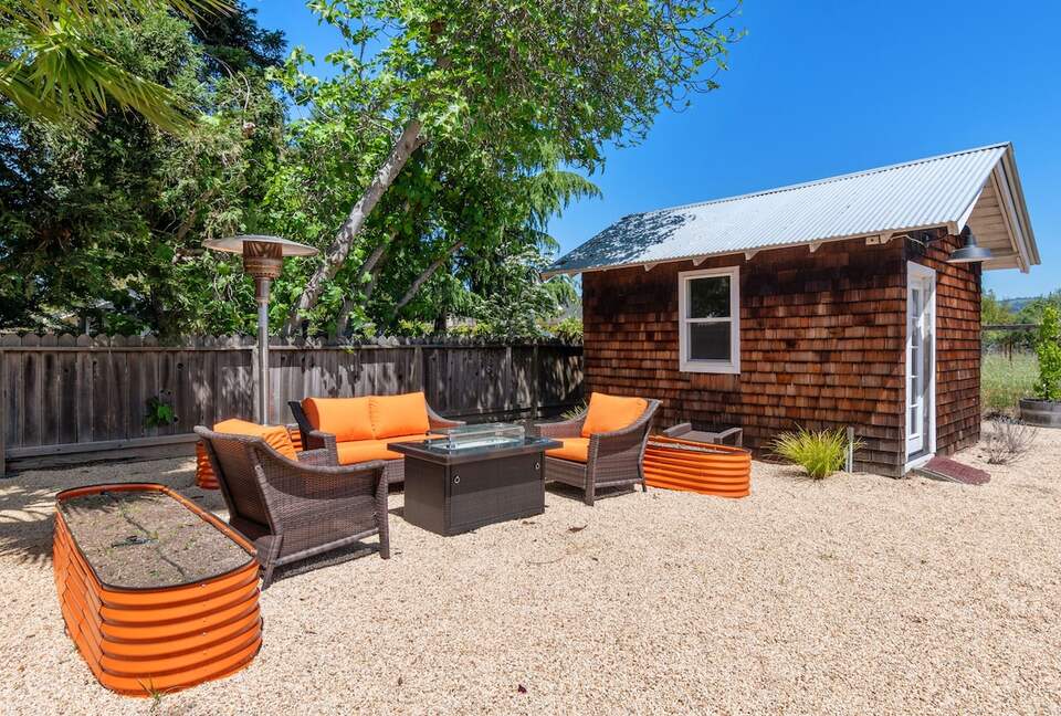 Vineyard Serenity in the Heart of St. Helena, Napa County - St. Helena, California