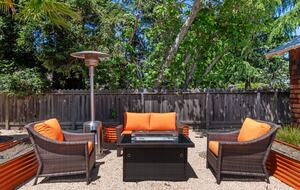 Vineyard Serenity in the Heart of St. Helena, Napa County - St. Helena, California