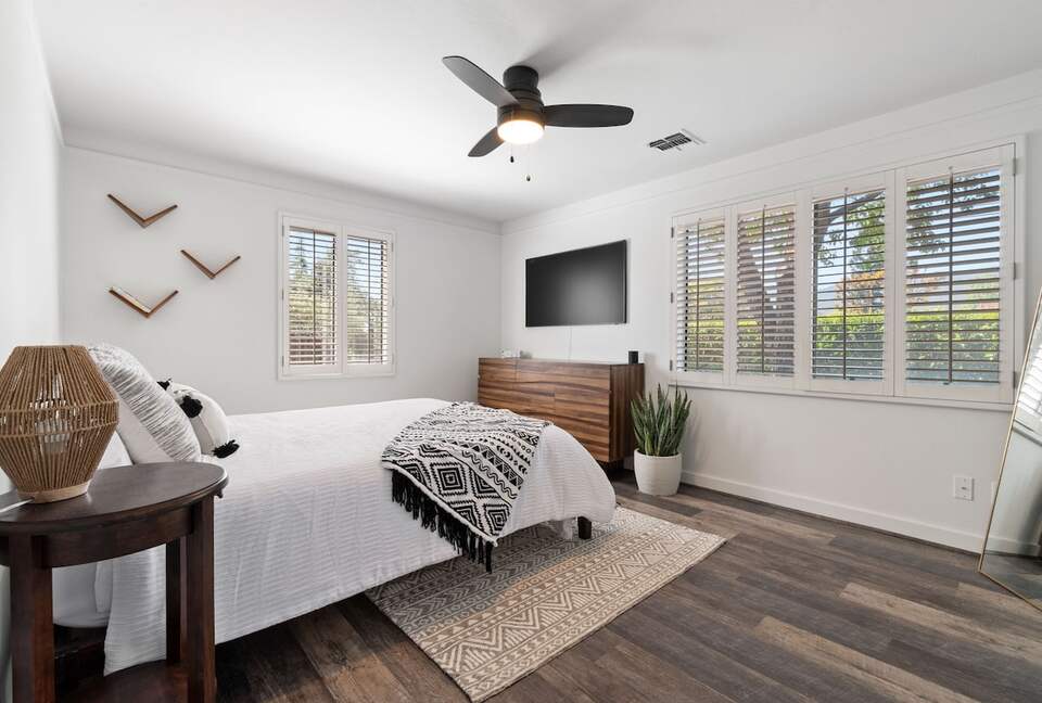 Vineyard Serenity in the Heart of St. Helena, Napa County - St. Helena, California