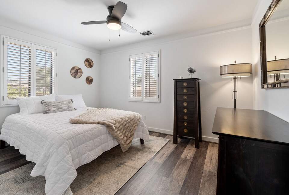 Vineyard Serenity in the Heart of St. Helena, Napa County - St. Helena, California