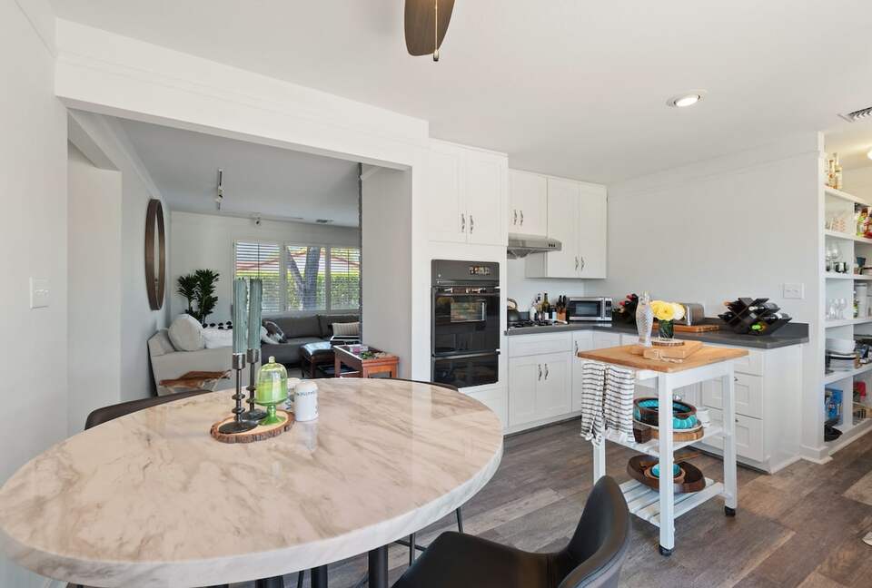 Vineyard Serenity in the Heart of St. Helena, Napa County - St. Helena, California