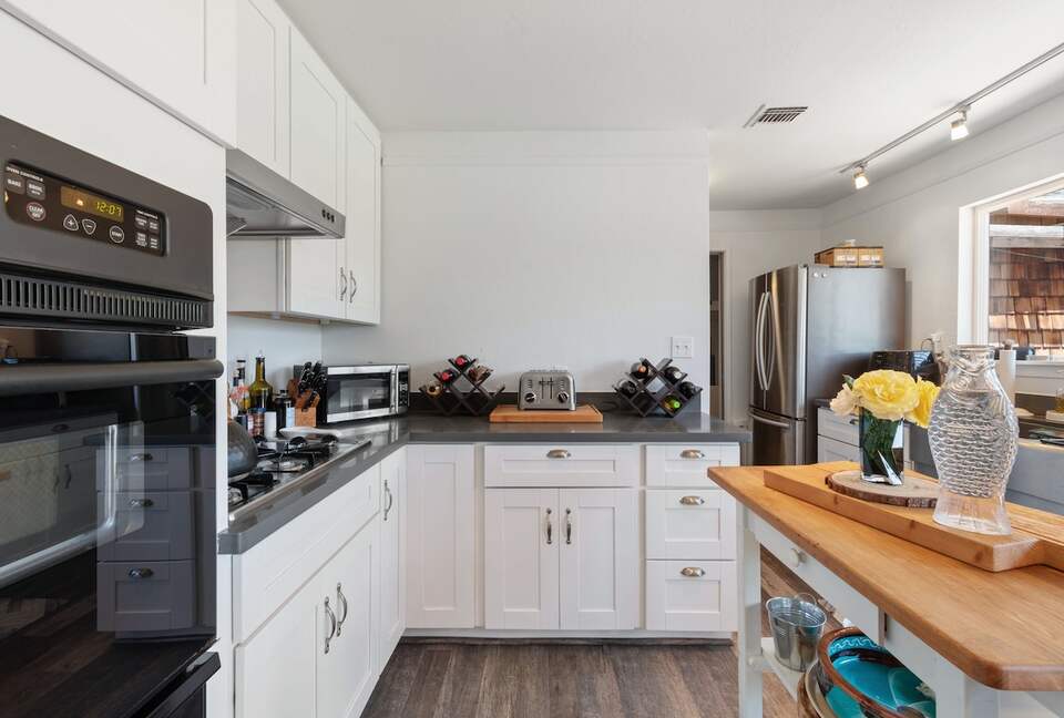 Vineyard Serenity in the Heart of St. Helena, Napa County - St. Helena, California