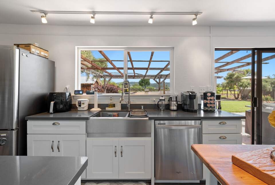 Vineyard Serenity in the Heart of St. Helena, Napa County - St. Helena, California