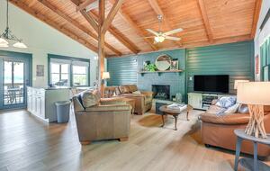 Charming Lakefront Escape with Private Dock & Hot Tub - Waverly, Tennessee