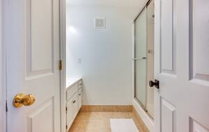 Charming Lakefront Escape with Private Dock & Hot Tub - Waverly, Tennessee