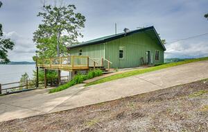 Charming Lakefront Escape with Private Dock & Hot Tub - Waverly, Tennessee