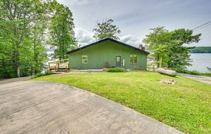 Charming Lakefront Escape with Private Dock & Hot Tub - Waverly, Tennessee