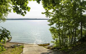 Charming Lakefront Escape with Private Dock & Hot Tub - Waverly, Tennessee