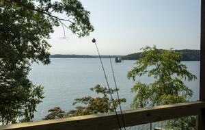 Charming Lakefront Escape with Private Dock & Hot Tub - Waverly, Tennessee