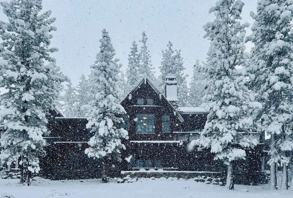 Luxury Sierra Getaway Minutes from Tahoe Adventures - Truckee, California